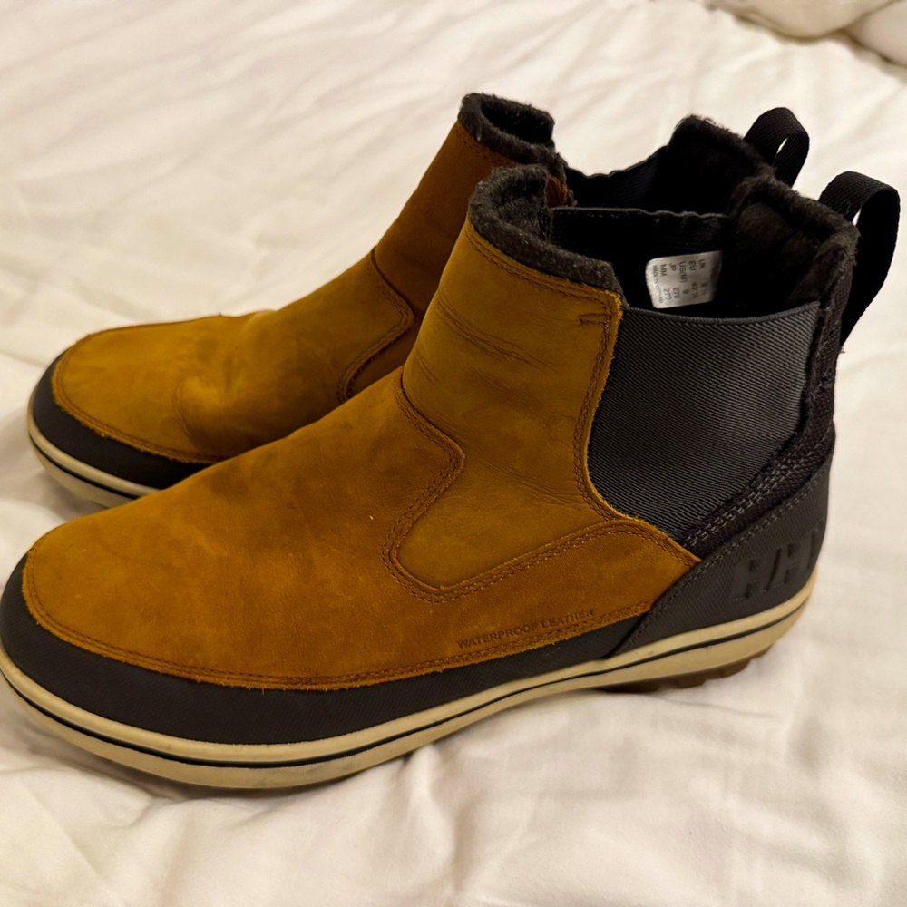 Helly Hansen men’s snow boots size 8.5